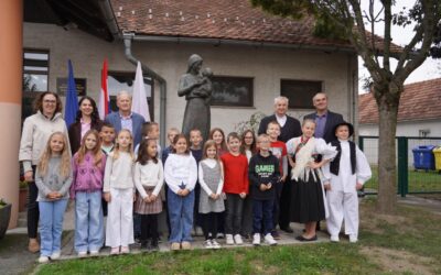 Cirkovljan dobio kip „Moja majka”, dar prof. dr. Matije Berljaka